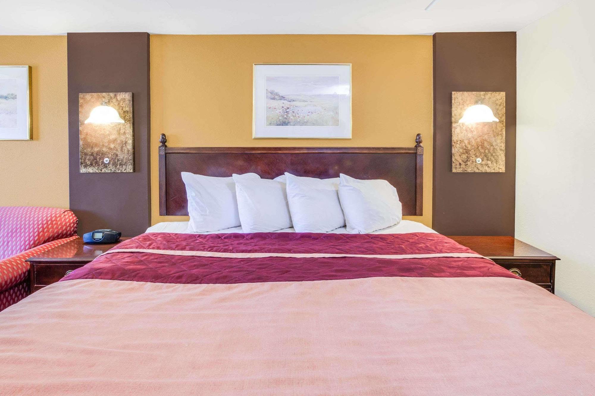 Rodeway Inn & Suites Saginaw Exteriér fotografie